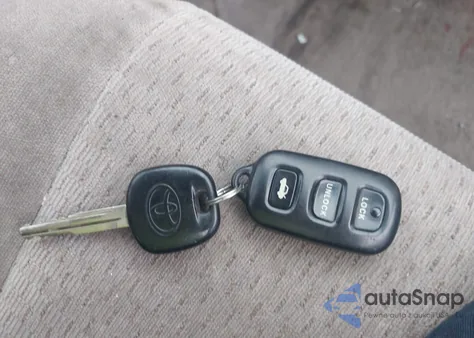 2002 Toyota Camry Xle z USA, uszkodzony, nr VIN 4T1BE32K82U029439